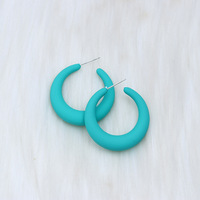 Mode C-vormige geometrische trendy clip-oorringen kleurrijke snoepkleur matte lichtgewicht acryl statement groothandel dames