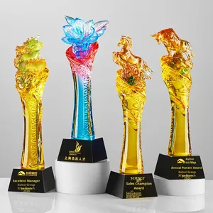 Trofeo in Cristallo Personalizzato con Incisione Gratuita, Premio in Vetro con Statua dello Zodiaco Pronto per la Spedizione - Product Image 1