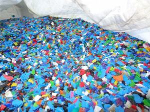 Fragmentos de Resina Plástica HDPE Reciclada, 99% Pura, Hojuelas Azules Transparentes, Material de Polietileno de Alta Densidad para Inyección - Product Image 3