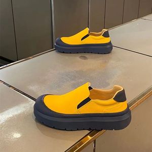 รองเท้าผู้ชายแบบสวม พื้นนุ่ม น้ำหนักเบา สไตล์มินิมอล กันลื่น ระบายอากาศได้ดี เหมาะสำหรับวิ่งช้าๆ และเดินเล่นสบายๆ - Product Image 6