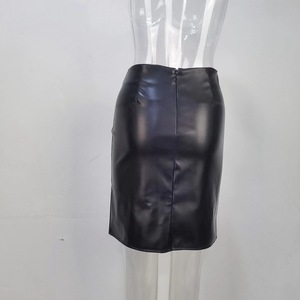 <span class=keywords><strong>Jupes</strong></span> <span class=keywords><strong>courtes</strong></span> noires skinny taille haute en similicuir élégantes à bretelles style streetwear grande taille 2025 OuYaan - Product Image 4