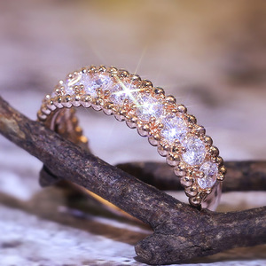 Anello da Donna Placcato in Oro Rosa con Micro Pavé di Zirconi Cubici, Stile Fidanzamento, Gioiello alla Moda - Product Image 2