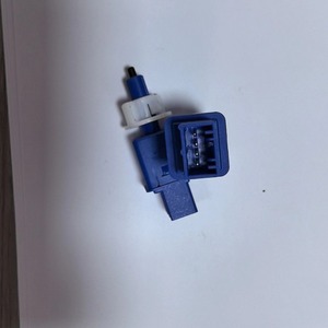 Interruptor de luz de freno Honda 36750-TY0-J11 para reemplazo y reparación de interruptores automotrices - Product Image 3
