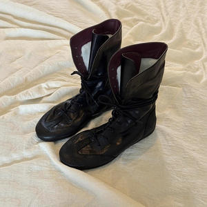 Bottes plates à lacets en cuir de vachette vieilli pour femmes, style motard, rétro, décontractées, design de niche, bottes tendance - Product Image 1