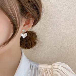 Pendientes de Joyería de Moda con Diseño Japonés y Coreano, Exquisitos y Sencillos, con Ópalo, Diamantes de Imitación, Geometría y Flores - Product Image 2