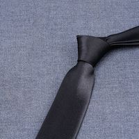Cravate Jacquard Tendance 2026 – Vente en Gros pour Hommes d'Affaires – Cravate Classique Unie ou à Rayures en Polyester Pur