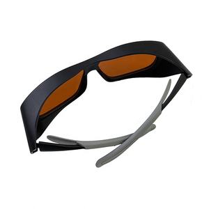調整可能なテンプルを備えた<span class=keywords><strong>532nm</strong></span>および1064nmデュアル波長ブロッキング半導体遠赤外線レーザー安全メガネ - Product Image 4