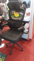 Chaise de bureau ergonomique en maille réglable et confortable avec support lombaire et appui-tête, idéale pour les commandes en gros pour hôtels (OEM)