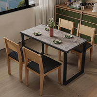 Table basse moderne et durable NORYA avec structure en bois et pieds en métal, plateau HPL pour le mobilier de salon