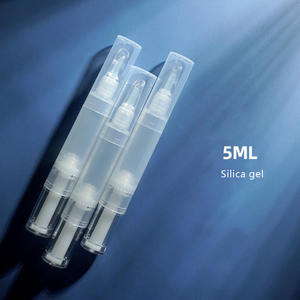 Distributeur de têtes de brosse commercial, y compris des tubes vides pour gloss à lèvres et vernis à ongles avec une grande brosse pour un usage quotidien - Product Image 1