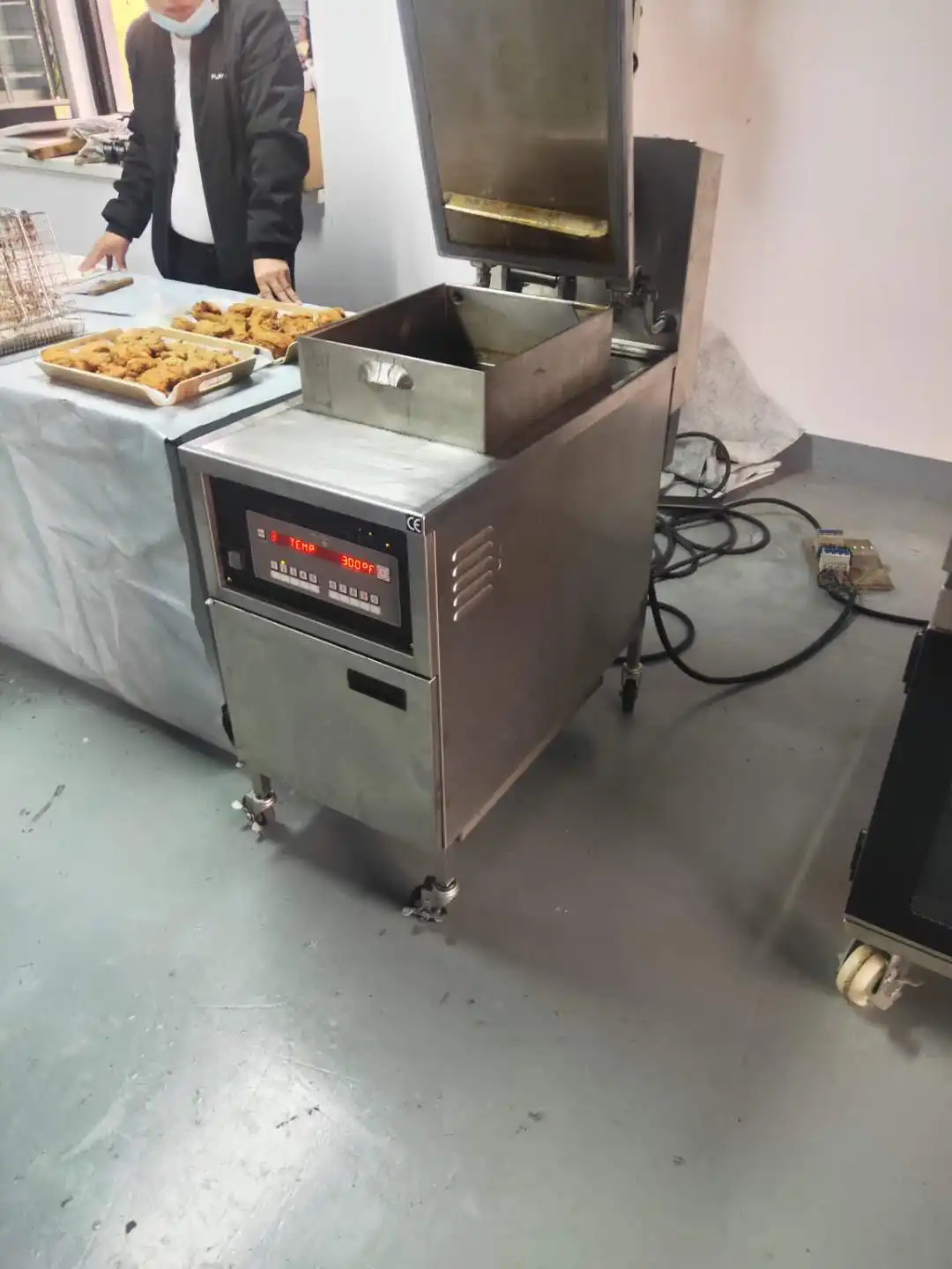 Pressure Fryer Broasted Fried Chicken Equipment gas pressure fryer