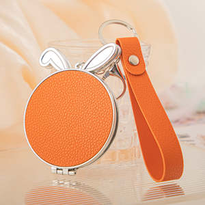 Espejo Compacto de Llavero, Espejo de Viaje Plegable de Doble Cara, Correa de Plástico, Acabado Plateado, Espejo de Bolsillo para Maquillaje, Espejo con Diseño de Conejito - Product Image 3