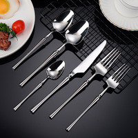 Großhandel Bulk 18/8 Edelstahl Besteck Set Gabel Messer Löffel Hotel Hochzeit Besteck Set