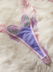Nuovi Set di Lingerie Sexy Personalizzati con Ricamo Floreale Romantico e Colori Contrastanti - Product Image 6