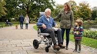 Fauteuil roulant pliant en aluminium pour personnes âgées, avec siège rembourré, pour intérieur et extérieur – Offre spéciale