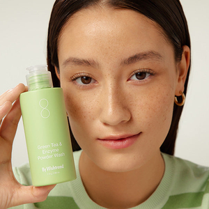 Nettoyant visage en poudre au pH équilibré avec du thé vert et de l'enzyme de papaïne pour une exfoliation douce et un soin dissolvant des points noirs - Product Image 6