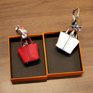 Mini Mochila de Cuero con Llavero para Mujer, Monedero Ecológico y Duradero para Monedas, con Cierre Giratorio para Llaves y Auriculares - Product Image 5