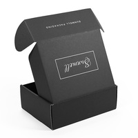 Caja de correo de cartón corrugado negro mate personalizada, diseño plegable para regalo de lujo, envío de comercio electrónico, impresión en relieve