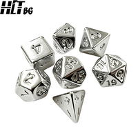 Set Dadu DND 16mm Sudut Bundar Berlapis Elektroplating 7 Buah Dadu Polihedral untuk Permainan Papan RPG Grosir Logo Kustom Tersedia