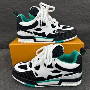 รองเท้าวิ่งแฟชั่น ดีไซน์เนอร์แบรนด์ดัง สวมใส่สบาย ระบายอากาศได้ดี คุณภาพสูง รองเท้าลำลอง หน้าผ้าตาข่าย ปิดแบบผูกเชือก - Product Image 1