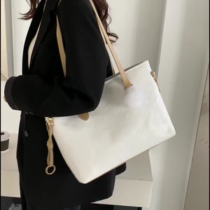 Sac à bandoulière grande capacité tendance pour femme, nouvelle version coréenne, sac fourre-tout en cuir souple gaufré, sac d'affaires simple - Product Image 3