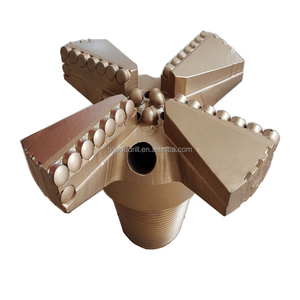 Foret PDC personnalisé à 3 ou 4 lames en acier pour le forage de puits d'eau - Product Image 1
