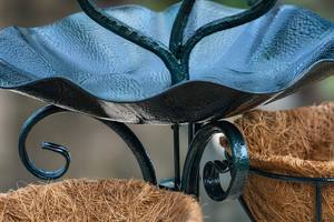 <span class=keywords><strong>Support</strong></span> à plantes en métal vert antique à 3 niveaux avec doublure en fibre de coco, <span class=keywords><strong>jardinière</strong></span> verticale décorative en forme de feuille pour la décoration de <span class=keywords><strong>balcon</strong></span> et de patio - Product Image 3