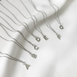 WMLE001เงินสเตอร์ลิงตัวอักษรเริ่มต้นชื่อตัวอักษรเสน่ห์จี้สร้อ<span class=keywords><strong>ย</strong></span>คอของขวัญส่วนบุคคลสำหรับผู้หญิงหรือสาว - Product Image 4