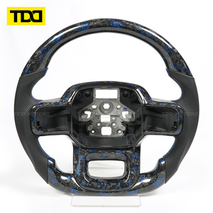 Volant en fibre de carbone forgé sur mesure TDD Factory, motif bleu, compatible avec Ford Raptor 2015-2020 - Product Image 1