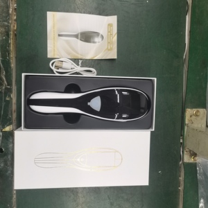 แปรงหวีผมให้ความร้อนบำบัดด้วยแสงพร้อมคุณสมบัติการนวดหนังศีรษะการทำความสะอาดตัวเองและเครื่องฉีดน้ำมันเพื่อการบำรุงและฟื้นฟูเส้นผม - Product Image 3