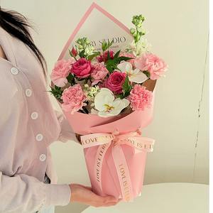 Nueva tarjeta superior recortada de diamante de papel de estilo de color para embalaje de ramo, accesorios de tienda de flores y arreglo de regalo auxiliar - Product Image 5