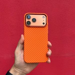 Coque PC LUXO Life Slim pour iPhone 17 Pro Max, texture <span class=keywords><strong>fibre</strong></span> de carbone <span class=keywords><strong>orange</strong></span>, coque arrière magnétique de luxe avec cadre métallique pour appareil photo - Product Image 1