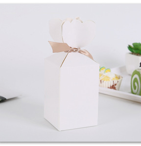 Caja de Regalo de Boda Creativa de Papel Kraft Blanco con Florero en Forma de Cola de Pez y Decoración de Listón para Empaque de Dulces de Boda - Product Image 6