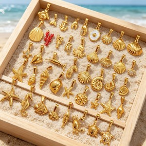 Ciondolo Bikini Tema Mare e Oceano |   Ciondoli a forma di pesce, aragosta, stella marina e conchiglia in acciaio inossidabile placcato oro PVD 18K |   Impermeabile Ipoallergenico - Product Image 3