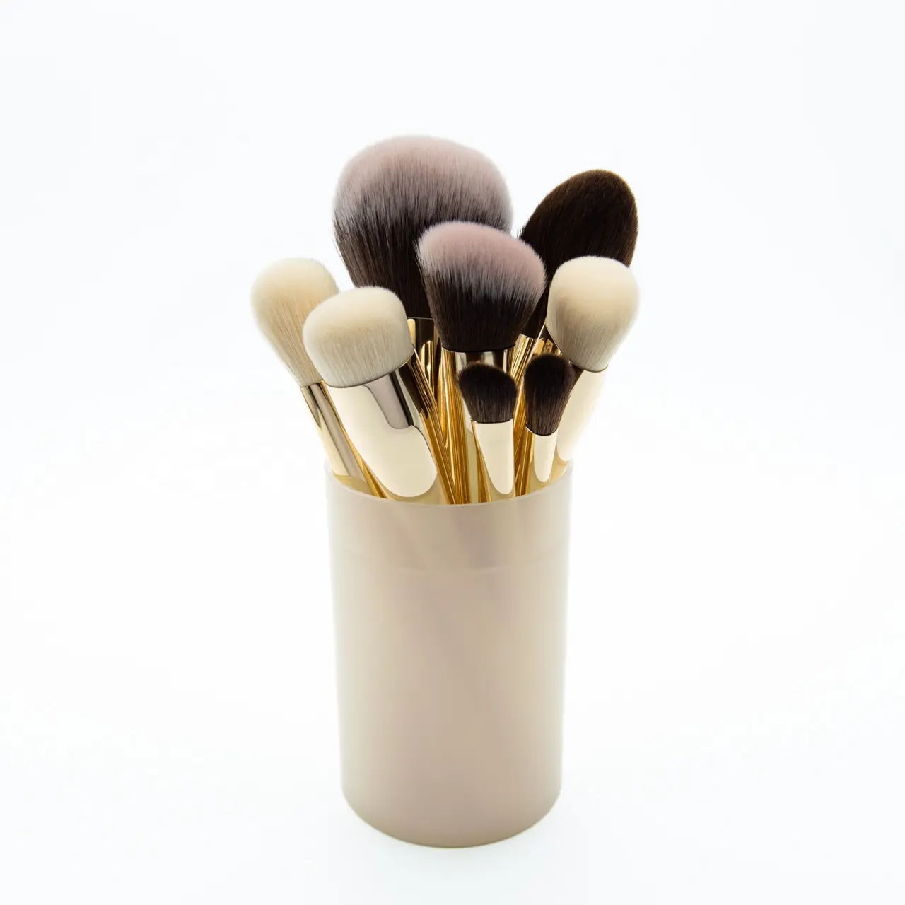 Lot de 8 pinceaux multitâches de luxe Pinceau de haute qualité à manche en métal doré avec logo personnalisé Pinceau de maquillage fard à paupières fard à joues poudre