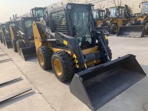 Nouvelle mini-chargeuse sur pneus Xc760K, capacité de 1,25 tonne, chargeuse compacte sur chenilles de 3,6 tonnes, avec godet et pompe, et fonction de rétrocaveuse - Product Image 1