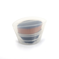 Pinceaux de maquillage quotidiens pour le visage, type Kabuki plat, en nylon végétalien, avec manche noir, personnalisables avec votre logo, vendus à l'unité par lot.