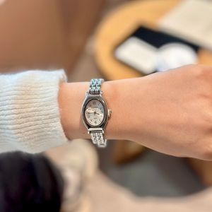 <span class=keywords><strong>Reloj</strong></span> Deportivo <span class=keywords><strong>Dorado</strong></span> Retro para <span class=keywords><strong>Mujer</strong></span>, Esfera Ovalada Nueva con Números Romanos, <span class=keywords><strong>Reloj</strong></span> de Pulsera de Lujo para <span class=keywords><strong>Mujer</strong></span> - Product Image 4