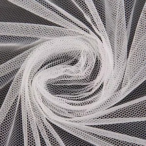 공장 도매 100% 폴리 에스테르 육각 메쉬 직물 대형 구멍 통기성 부드러운 웨딩 그물 모기장 텐트 침구 소녀 - Product Image 4