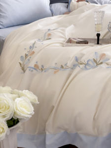 <span class=keywords><strong>Set</strong></span> di Biancheria da Letto 4 Pezzi 100% Cotone con Federe Ricamate in Pizzo e Lenzuolo Piatto 100TC Motivo Floreale - Product Image 2