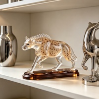 Sculptures d'hyéna tachetée BZY de taille personnalisable (modèles d'extérieur ou de bureau) pour la décoration intérieure, statues en résine cristalline transparente