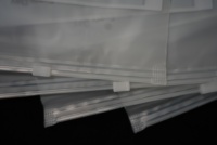 Sac refermable mat en PE imprimé sur mesure, idéal pour le stockage de vêtements imperméables, avec impression gravure du logo de la marque - Offre Spéciale
