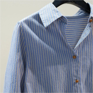 Chemise à rayures en dentelle pour femmes en automne 2025, nouveau style ample et haut de gamme, haut de chemise court - Product Image 4