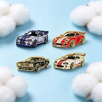 En gros, épingles en métal à motifs de dessins animés, mini-broches créatives en alliage métallique en forme de voiture, badges, cadeaux souvenirs et épingles décoratives pour chapeaux de golf et sacs