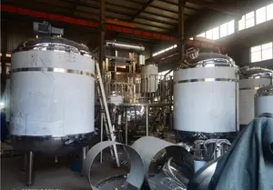 Réservoir de stockage vertical sanitaire de navire de réservoir d'eau de lait d'huile d'acier inoxydable de catégorie comestible