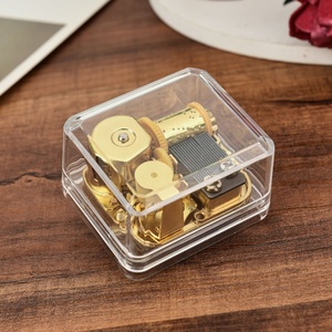 Carillon Quadrato in Acrilico Trasparente Placcato Oro Ever Bright con Meccanismo a Manovella, <span class=keywords><strong>Canzone</strong></span> 'You Are My Sunshine' 120 Secondi - Product Image 3