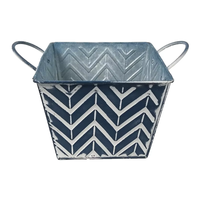 Pot Tanaman Logam Bermotif Chevron, Ember Bunga Persegi Warna Terakota & Biru Dongker dengan Pegangan, Wadah Dekoratif Rustik