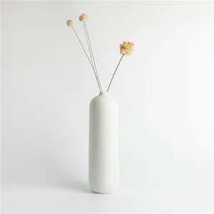 Chinese Supplier Ceramic Floral Vase Elegant Design Tall Flower Holder Porcelain Minimalistic Vases For Home Decor