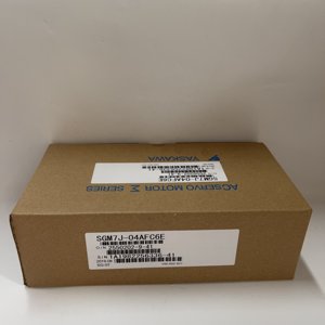 Moteur servo AC Yaskawa SGM7J-04AFC6E - Product Image 1