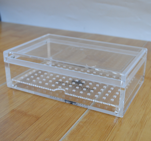 Transparent acrylic cigar humidor box with lip